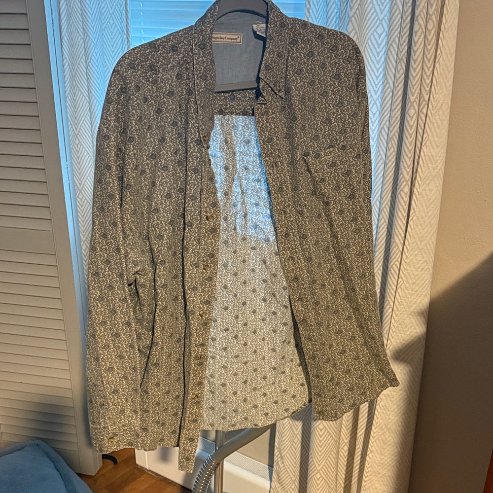 Bugle Boy Patterned Gray Button Down Shirt